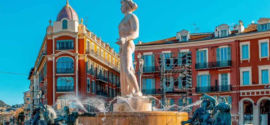 investir dans un programme immobilier à Nice proche de la fontaine et immeubles rouges