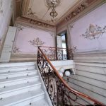 immobilier carcassonne-escalier immeuble ancien